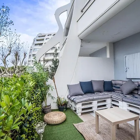 Apartment Ti Tahiti Studio: Beachside Retreat With Cozy Terrace *