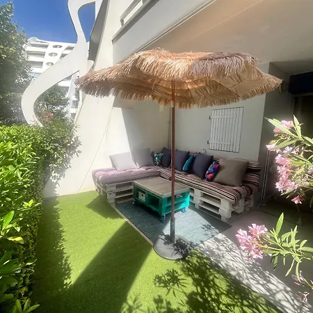 Ti Tahiti Studio: Beachside Retreat With Cozy Terrace *