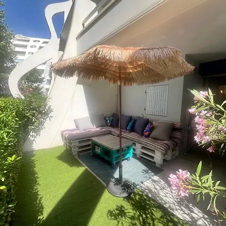 Ti Tahiti Studio: Beachside Retreat With Cozy Terrace * La Grande-Motte